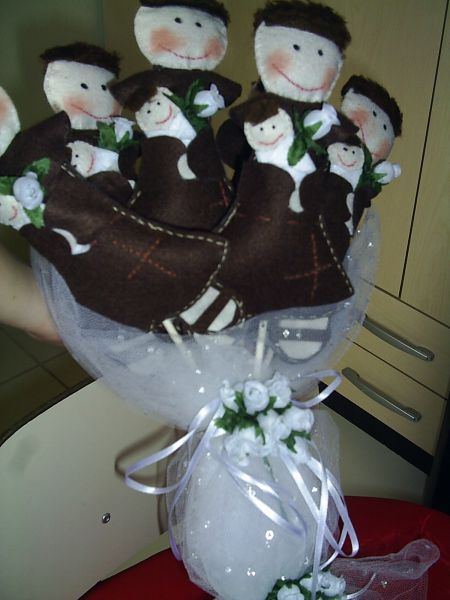 Buquet de Santo Antônio com 5 santinhos